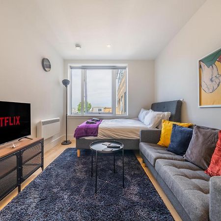 Cozy Apartments - Free Wifi And Parking Onsite Feltham Zewnętrze zdjęcie