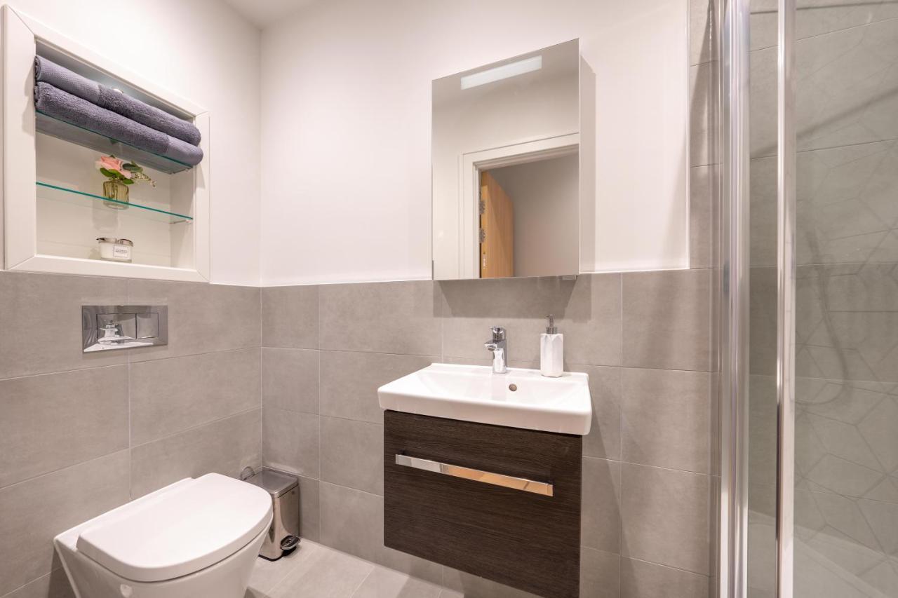 Cozy Apartments - Free Wifi And Parking Onsite Feltham Zewnętrze zdjęcie