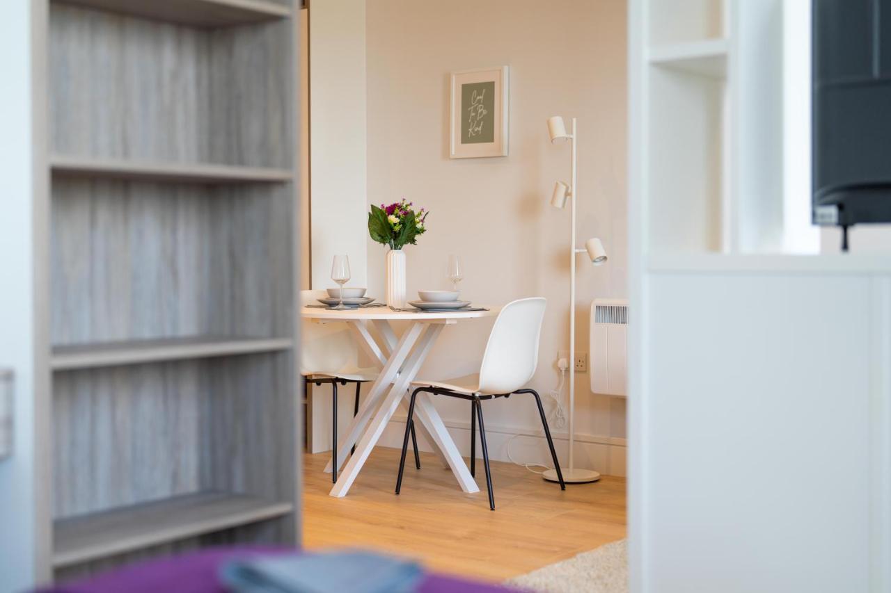 Cozy Apartments - Free Wifi And Parking Onsite Feltham Zewnętrze zdjęcie